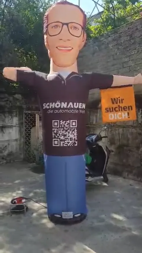 Schönauen — Campagna recruiting — Figura pubblicitaria personalizzata con messaggio